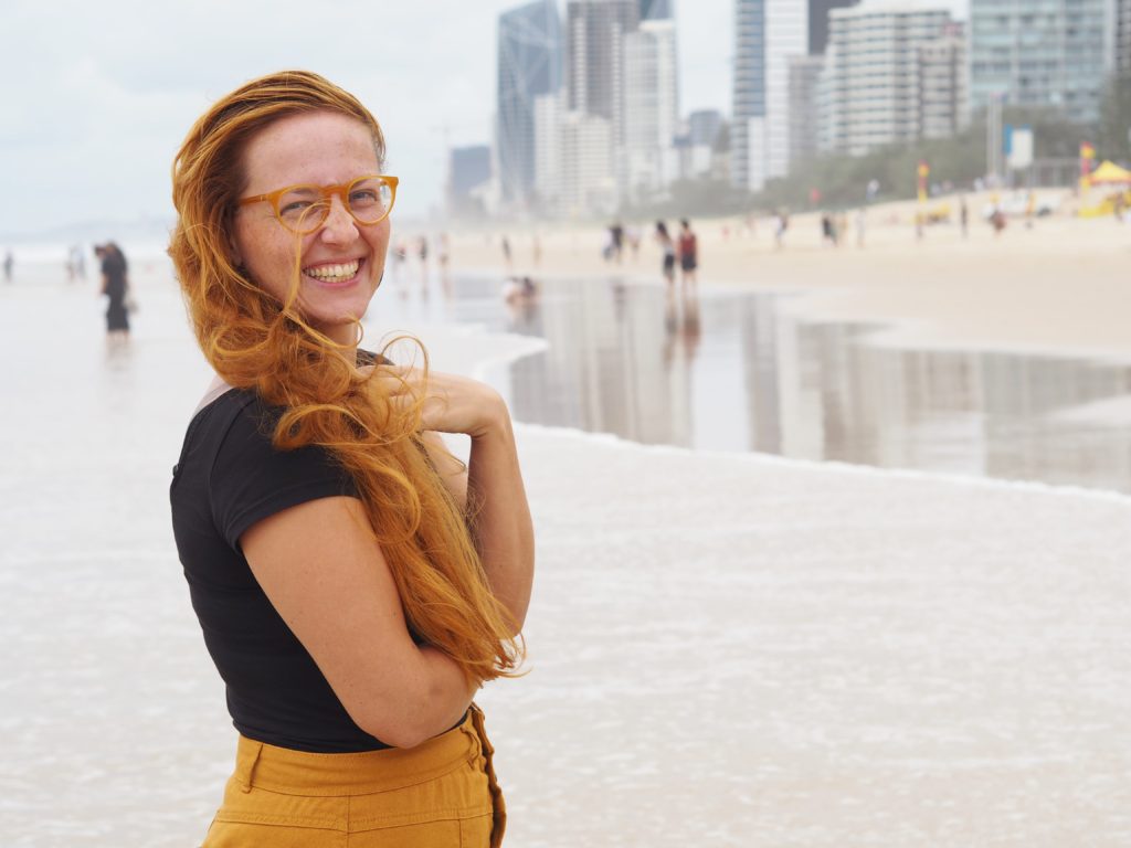 Portrétní focení Lenky na pláži Surfers Paradise, Gold Coast, 2020.