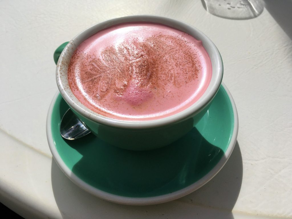 Řepové latté, Rudy's Real Food, Gold Coast, 2020